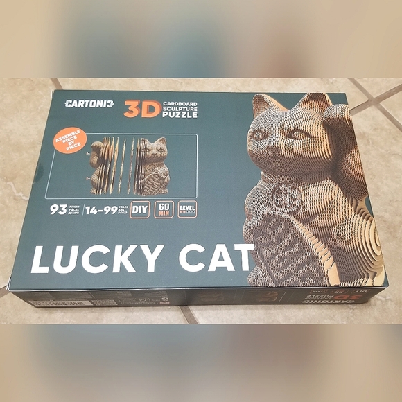 Cartonic Lucky Cat 3D Cardboard Sculpture Puzzle - Picture 1 of 2